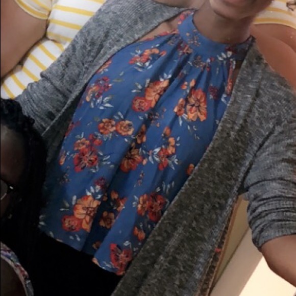 blue floral mock neck tank top - Picture 3 of 3